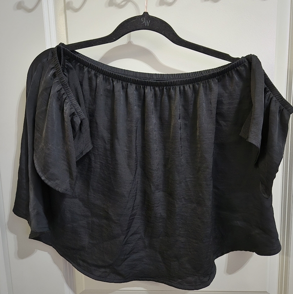 American Eagle Off the Shoulder Top - Picture 3 of 3